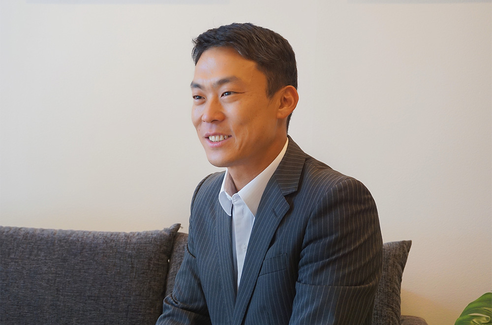 Air-DAM(エアダム)のライブ接客は、お客様との会話が自然と生まれる新しい販売手法。実来場成約率100%の接客の秘訣とは?