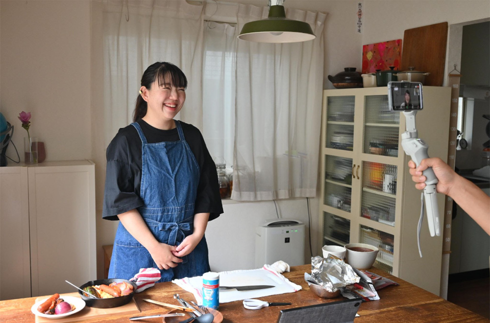 家族で料理をシェアしよう!スキレットを使った簡単アウトドアレシピ